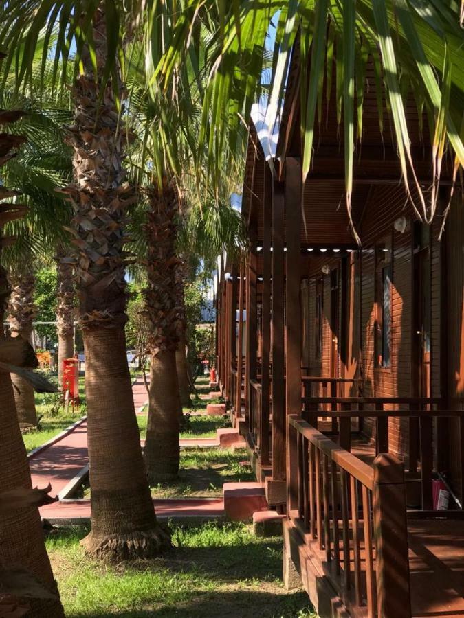 Dream Park Bungalow Titreyengol Luaran gambar
